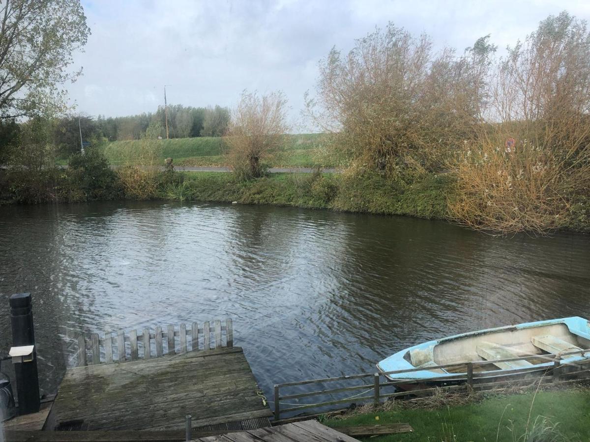 Fantastic Villa In Ooltgensplaat With Jetty Zewnętrze zdjęcie